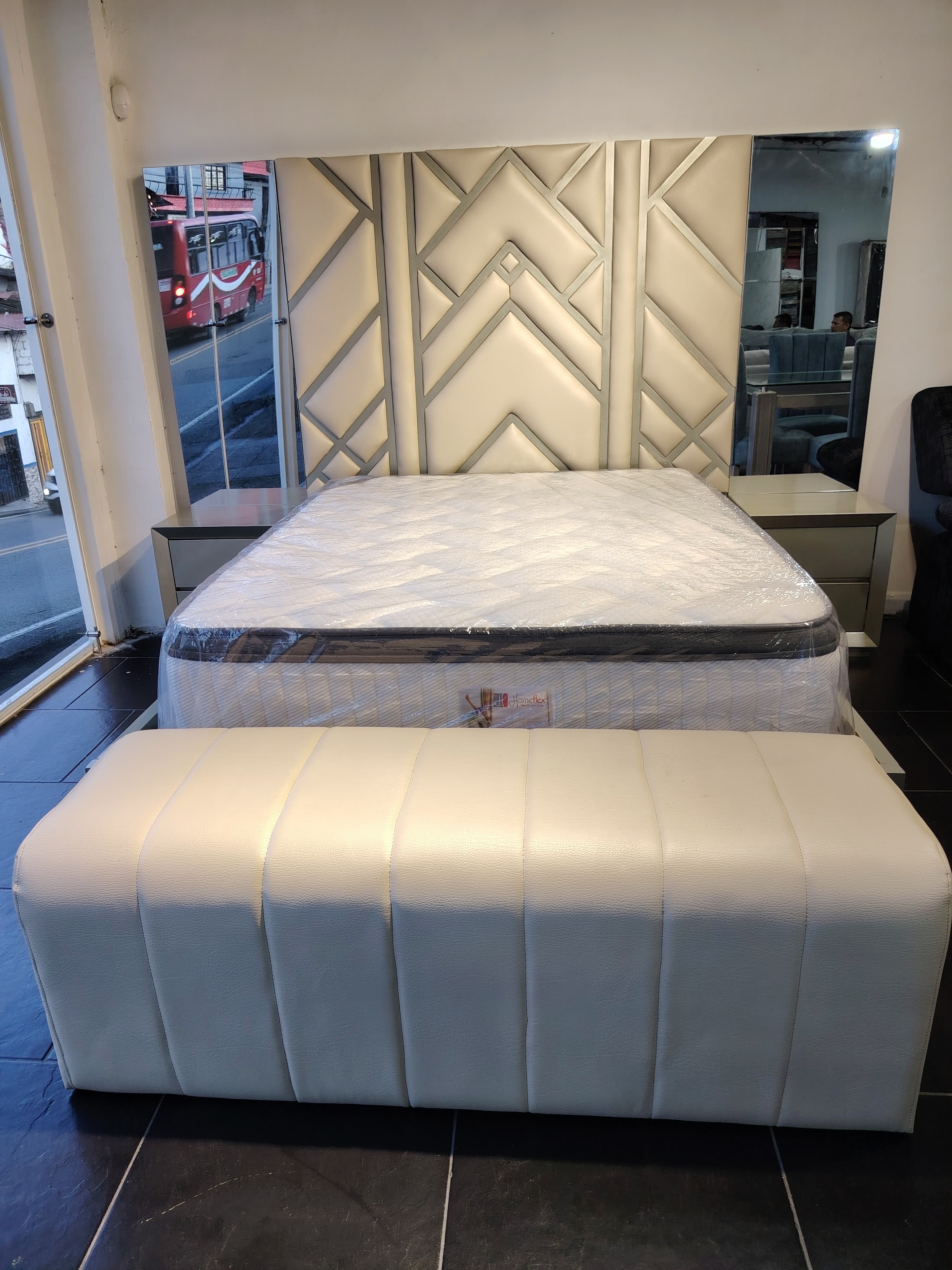 CAMA GOLD CON PIECERO