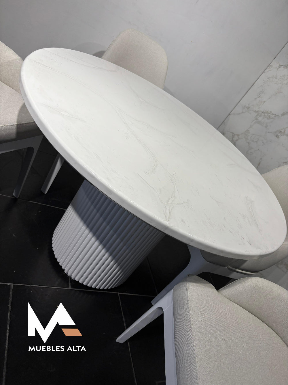 COMEDOR REDONDO TAPIZADO