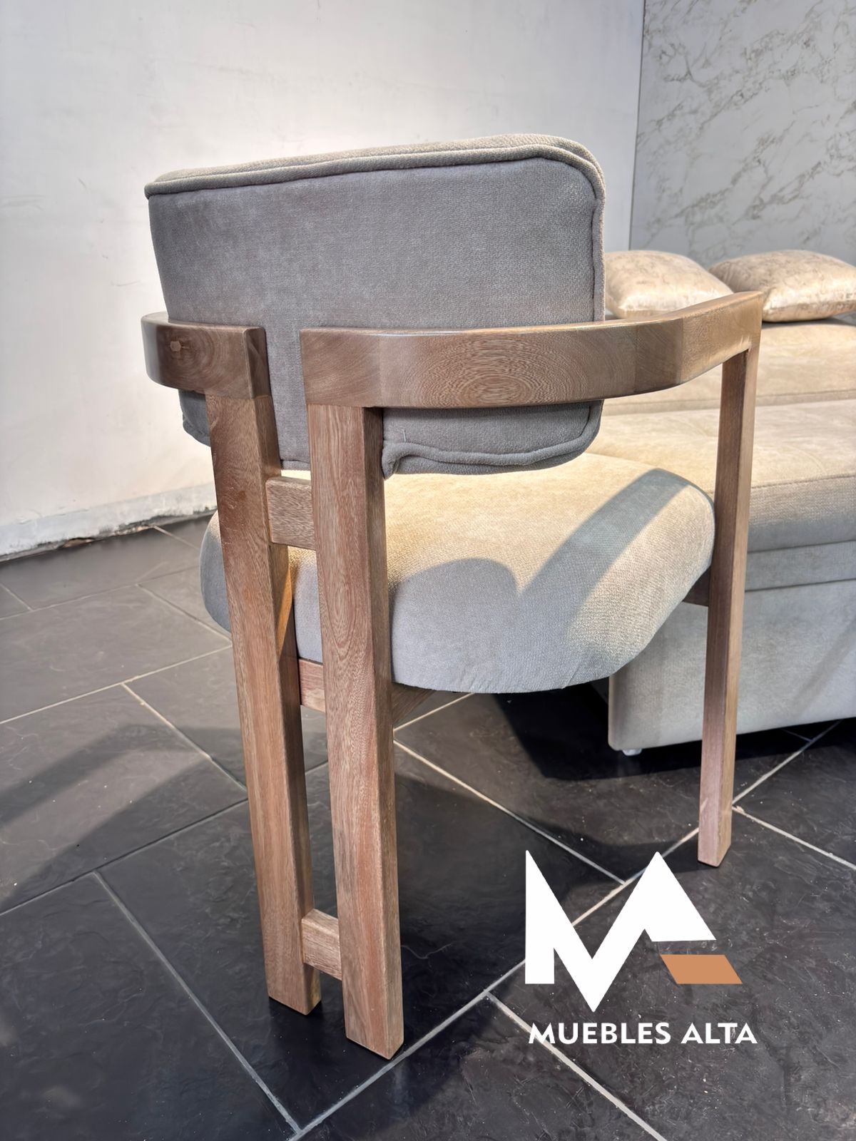 SOFA CAMA MADEIRA CON SILLAS AUXILIARES EN ROBLE