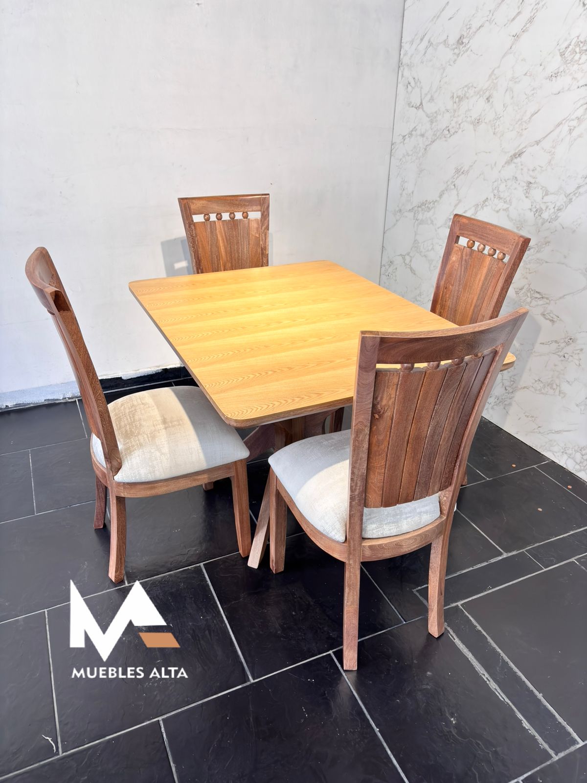 COMEDOR EN ROBLE 4 PUESTOS