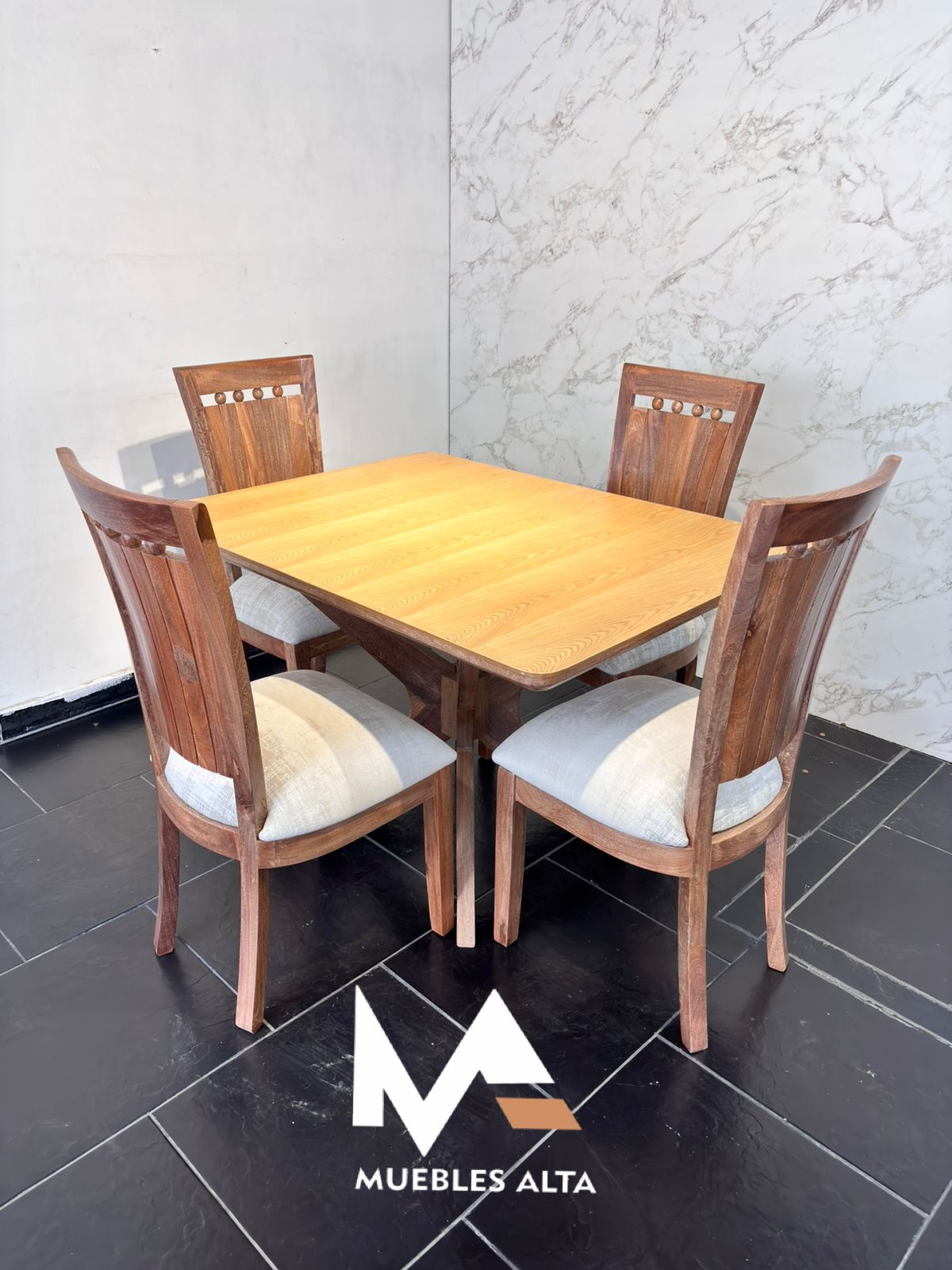 COMEDOR EN ROBLE 4 PUESTOS